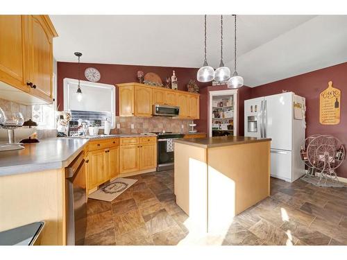 2306 52 Avenue, Lloydminster, AB - Indoor Photo Showing Kitchen With Double Sink