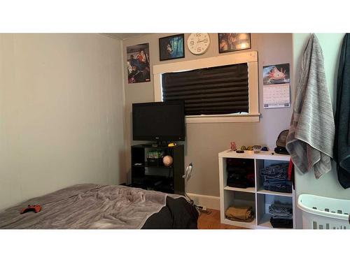 714 5 Avenue, Wainwright, AB - Indoor Photo Showing Bedroom