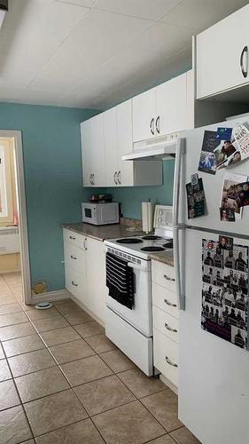 714 5 Avenue, Wainwright, AB - Indoor Photo Showing Kitchen