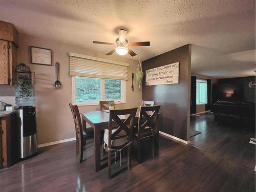 338 15 Street, Wainwright, AB - Indoor Photo Showing Dining Room