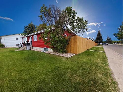 338 15 Street, Wainwright, AB - Outdoor