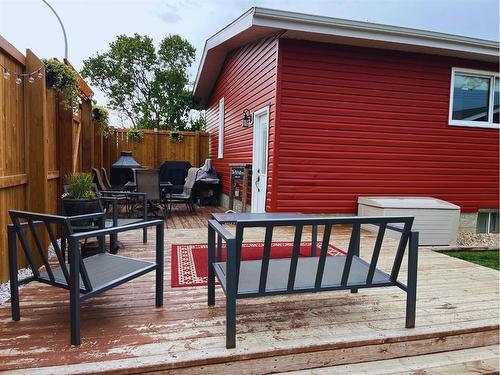 338 15 Street, Wainwright, AB - Outdoor With Deck Patio Veranda With Exterior