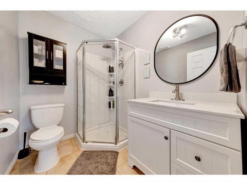 601 19 Street, Wainwright, AB - Indoor Photo Showing Bathroom