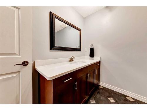 601 19 Street, Wainwright, AB - Indoor Photo Showing Bathroom