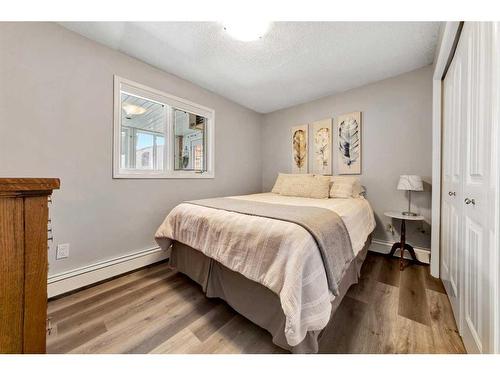 601 19 Street, Wainwright, AB - Indoor Photo Showing Bedroom