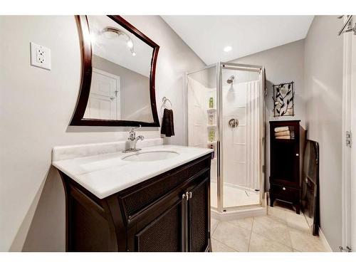 601 19 Street, Wainwright, AB - Indoor Photo Showing Bathroom