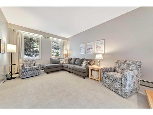 601 19 Street, Wainwright, AB - Indoor Photo Showing Living Room