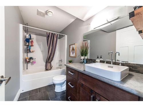 7109 39A Street, Lloydminster, AB - Indoor Photo Showing Bathroom