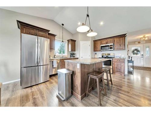 16 3 Avenue Se, Marshall, SK - Indoor Photo Showing Kitchen With Stainless Steel Kitchen With Upgraded Kitchen