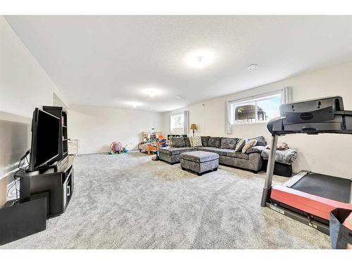 16 3 Avenue Se, Marshall, SK - Indoor