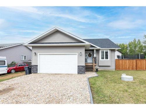 16 3 Avenue Se, Marshall, SK - Outdoor