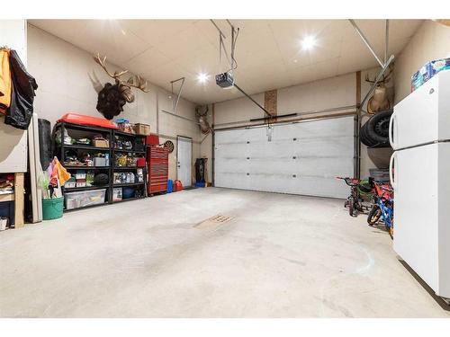 16 3 Avenue Se, Marshall, SK - Indoor Photo Showing Garage