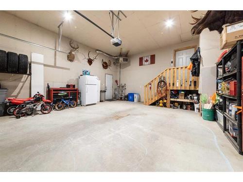 16 3 Avenue Se, Marshall, SK - Indoor Photo Showing Garage