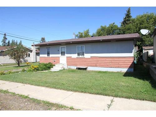 10 1 Avenue West, Marshall, SK - Outdoor