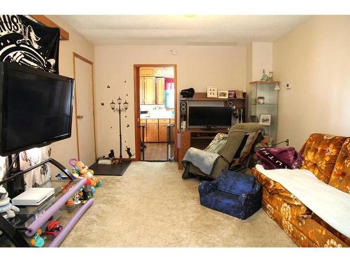 10 1 Avenue West, Marshall, SK - Indoor