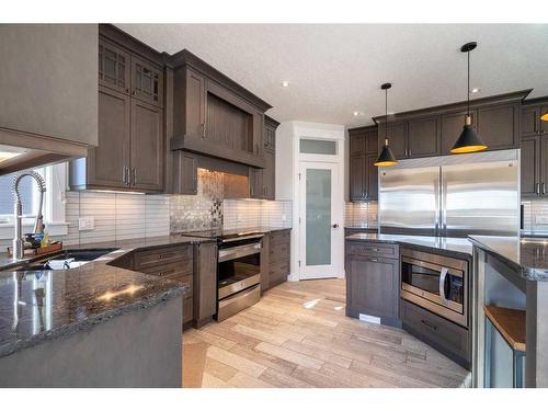 1703 59B Avenue, Lloydminster, AB - Indoor Photo Showing Kitchen With Upgraded Kitchen