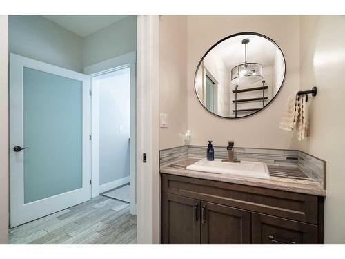 1703 59B Avenue, Lloydminster, AB - Indoor Photo Showing Bathroom