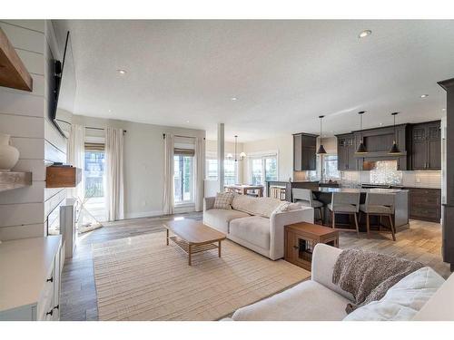 1703 59B Avenue, Lloydminster, AB - Indoor Photo Showing Living Room