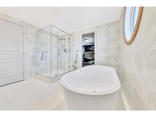 5220 19 Street, Lloydminster, AB - Indoor Photo Showing Bathroom