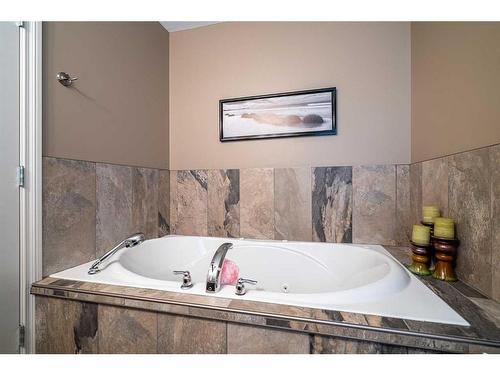 5705 21 Street, Lloydminster, AB - Indoor Photo Showing Bathroom