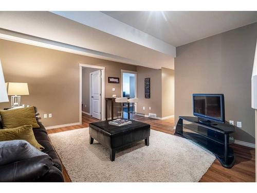 5705 21 Street, Lloydminster, AB - Indoor Photo Showing Living Room