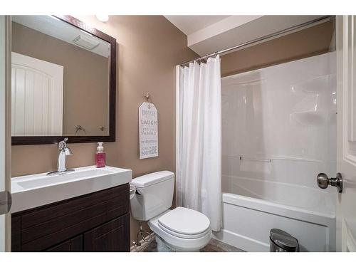 5705 21 Street, Lloydminster, AB - Indoor Photo Showing Bathroom