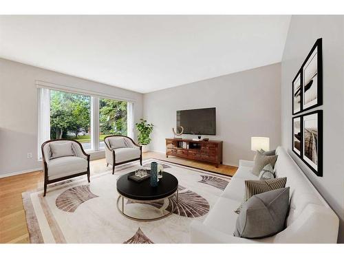 5315 47 Street, Lloydminster, AB - Indoor Photo Showing Living Room