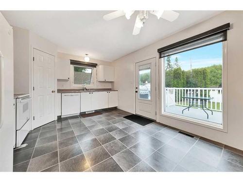 5315 47 Street, Lloydminster, AB - Indoor Photo Showing Kitchen With Double Sink