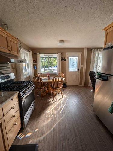 5105 Norfolk Avenue, Coronation, AB - Indoor Photo Showing Kitchen