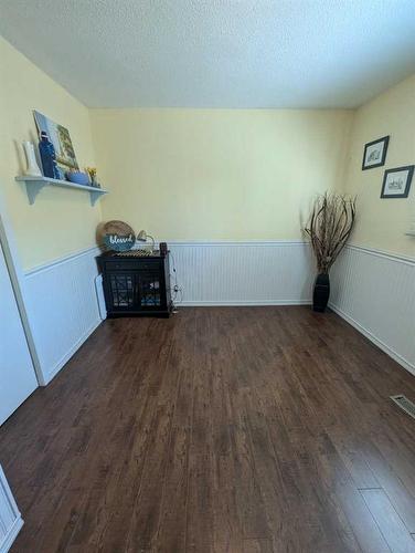 5105 Norfolk Avenue, Coronation, AB - Indoor Photo Showing Other Room