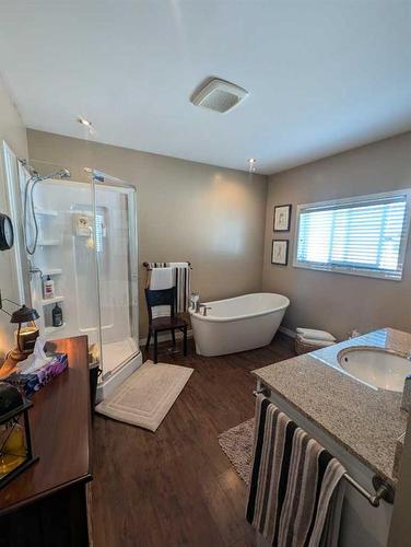 5105 Norfolk Avenue, Coronation, AB - Indoor Photo Showing Bathroom