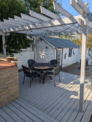 5105 Norfolk Avenue, Coronation, AB - Outdoor With Deck Patio Veranda