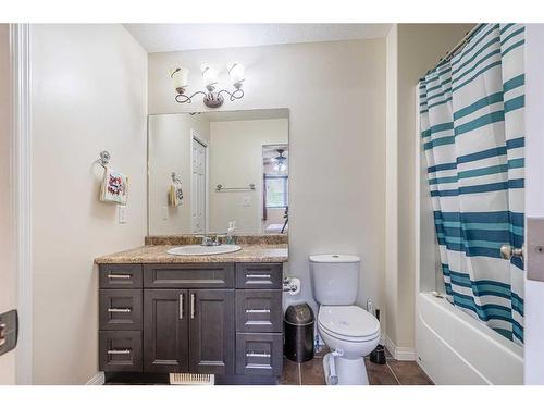 4101 74 Avenue, Lloydminster, AB - Indoor Photo Showing Bathroom