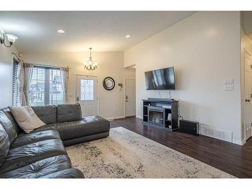 4101 74 Avenue, Lloydminster, AB - Indoor Photo Showing Living Room