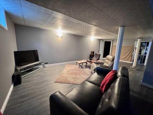 4712 57 Avenue, Lloydminster, AB - Indoor Photo Showing Other Room