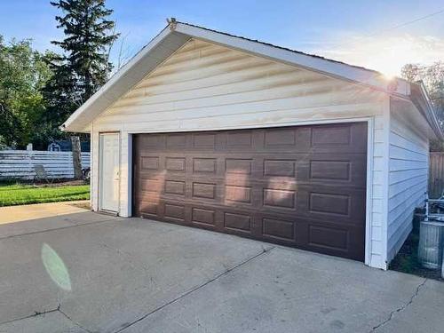 4712 57 Avenue, Lloydminster, AB - Outdoor With Exterior