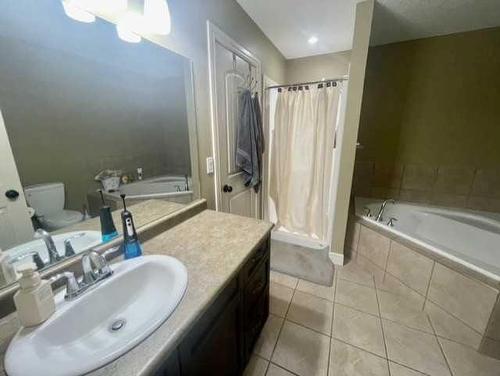 B-820 28 Street, Wainwright, AB - Indoor Photo Showing Bathroom