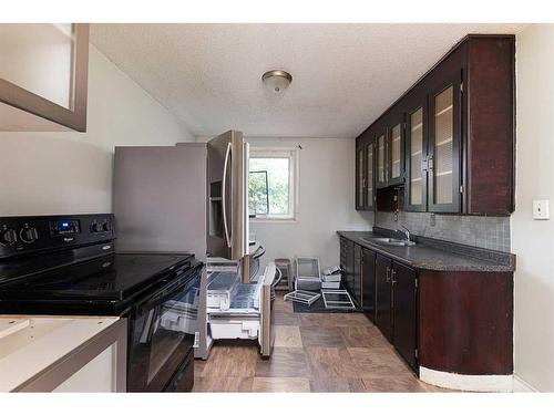 5405 50 Street, Lloydminster, AB - Indoor Photo Showing Kitchen