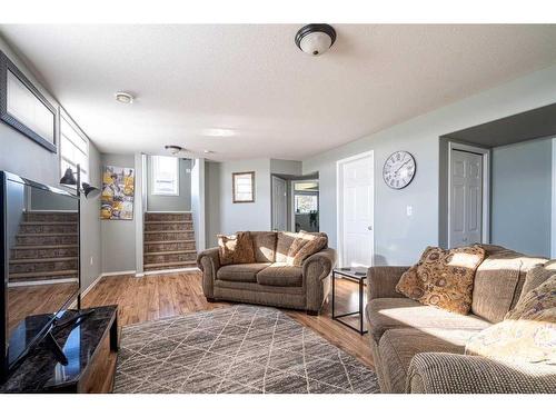 4522 24 Street, Lloydminster, SK - Indoor Photo Showing Living Room