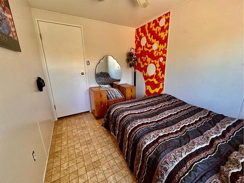 36 Selkirk Avenue, Hughenden, AB - Indoor Photo Showing Bedroom