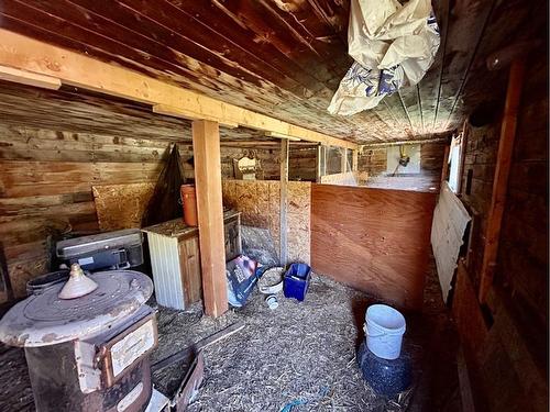 36 Selkirk Avenue, Hughenden, AB - Indoor Photo Showing Other Room