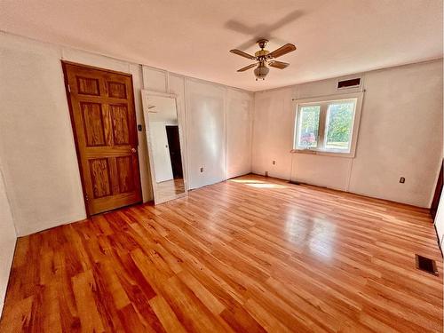 36 Selkirk Avenue, Hughenden, AB - Indoor Photo Showing Other Room