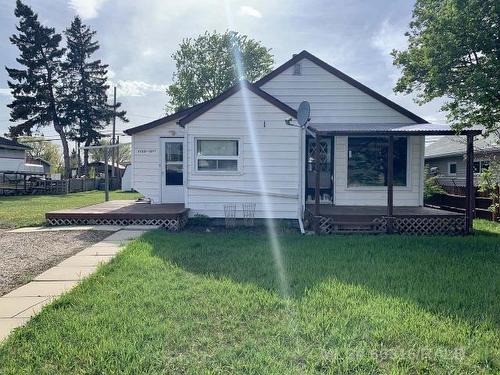 1130 15 Street, Wainwright, AB - Outdoor