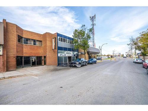 5012 50 Avenue, Lloydminster, AB 