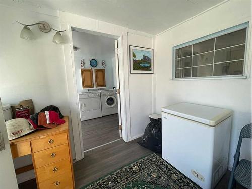 4631 51 Street, Mannville, AB - Indoor Photo Showing Laundry Room