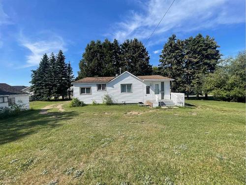 4631 51 Street, Mannville, AB - Outdoor