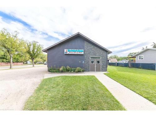 5501 51 Street, Lloydminster, AB 