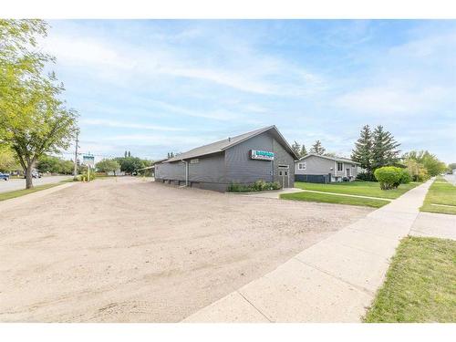 5501 51 Street, Lloydminster, AB 