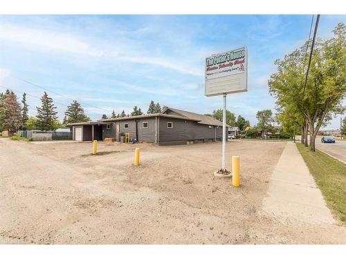 5501 51 Street, Lloydminster, AB 