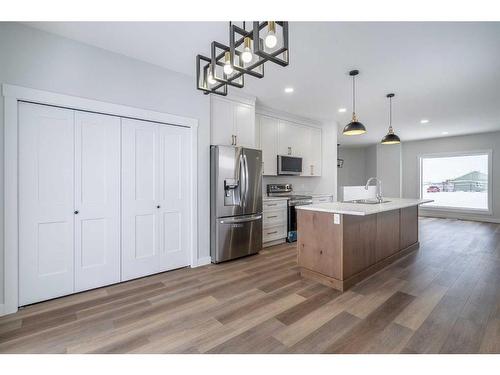 5606 14 Street, Lloydminster, AB - Indoor Photo Showing Kitchen With Upgraded Kitchen